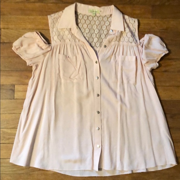 Super cute shirt! - Picture 1 of 2